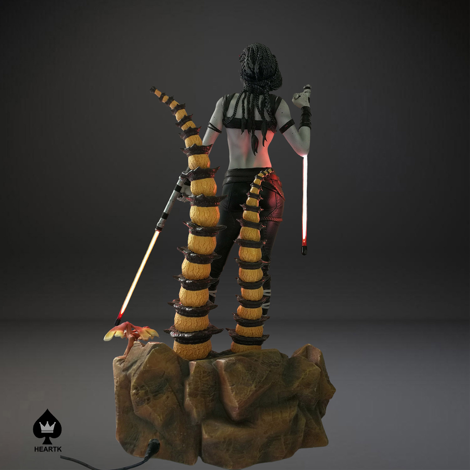 Star war game statue Maris Blood